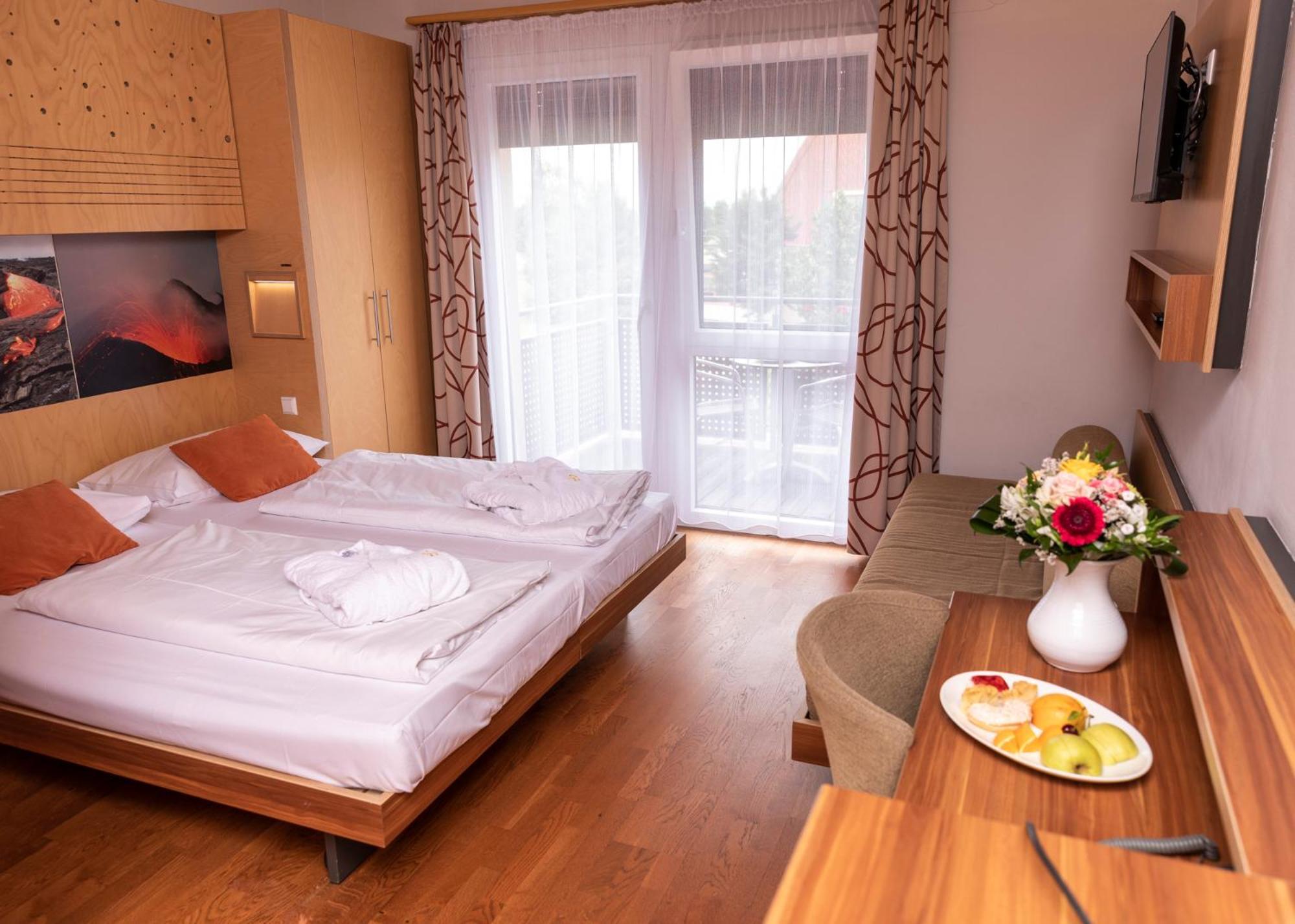 Vulkan Wellness Hotel & Camping Celldomolk Luaran gambar
